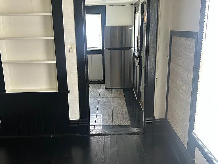 236 W Broadway St #1 — Photo 7