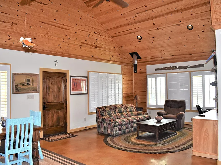 412 Pecan St — Photo 31