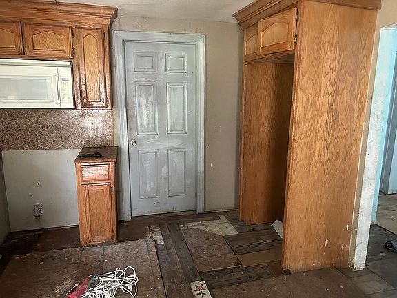 2nd image of 1510 County Road 2305