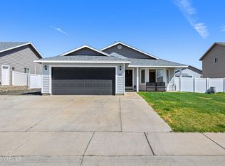 507 Baker St, Moxee, WA 98936