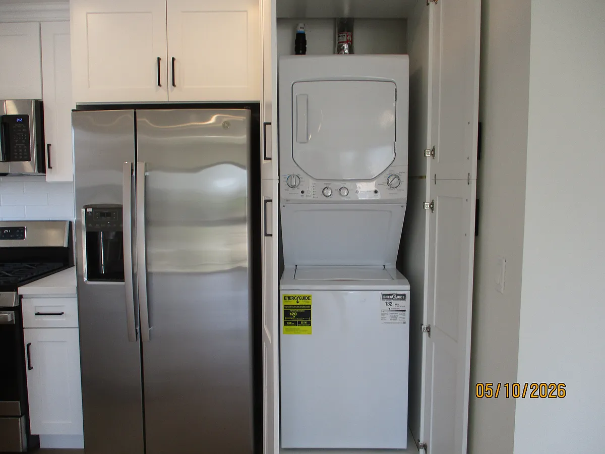 Building Photo - 605 E Windsor Rd #201