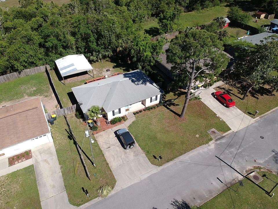 1st image of 103 Cowrie Ave SW