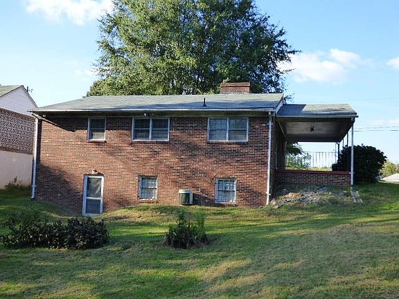 3rd image of 1218 Lamar St