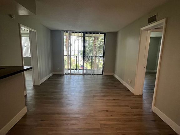 5th image of 760 Executive Center Dr APT 23