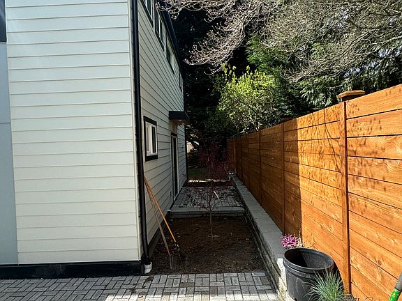 3rd image of 11519 5th Ave NE