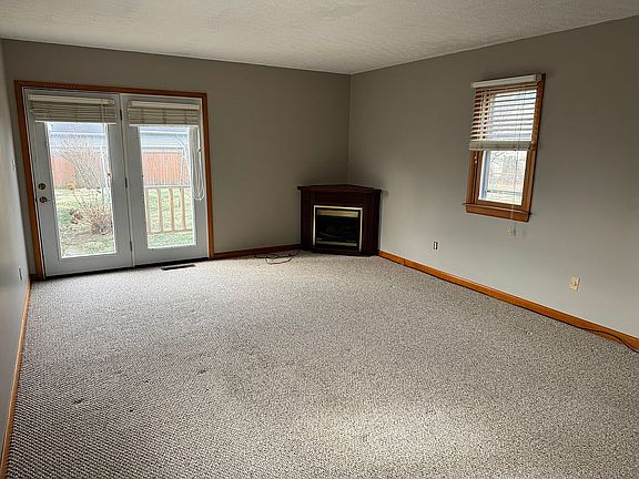3rd image of 808 Charles Scott Dr