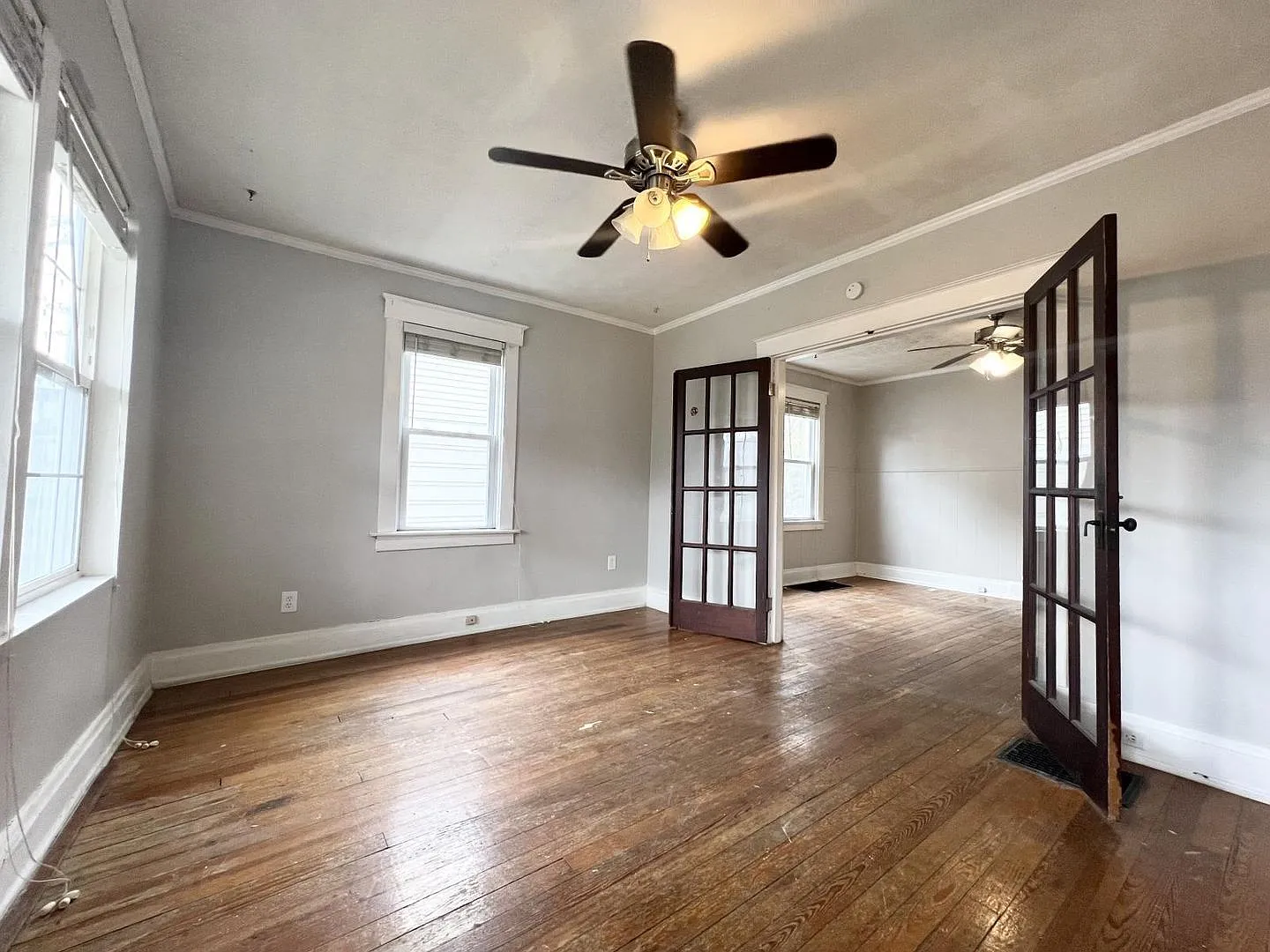 2861 Marshall Ave — Photo 2