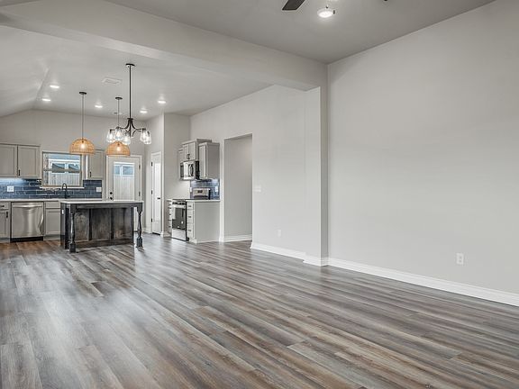 5th image of 3710 Eureka Dr