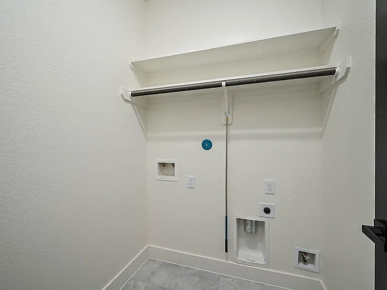 3839 Noah St #B — Photo 17
