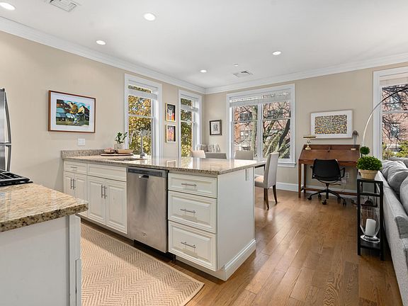 3rd image of 20 Englewood Ave #109