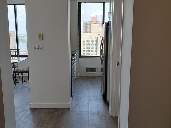 5th image of 300 E 93rd St APT 32D