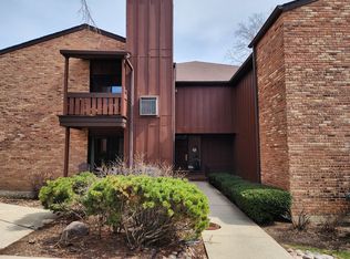 1S055 Spring Rd APT 2D, Villa Park, IL 60181