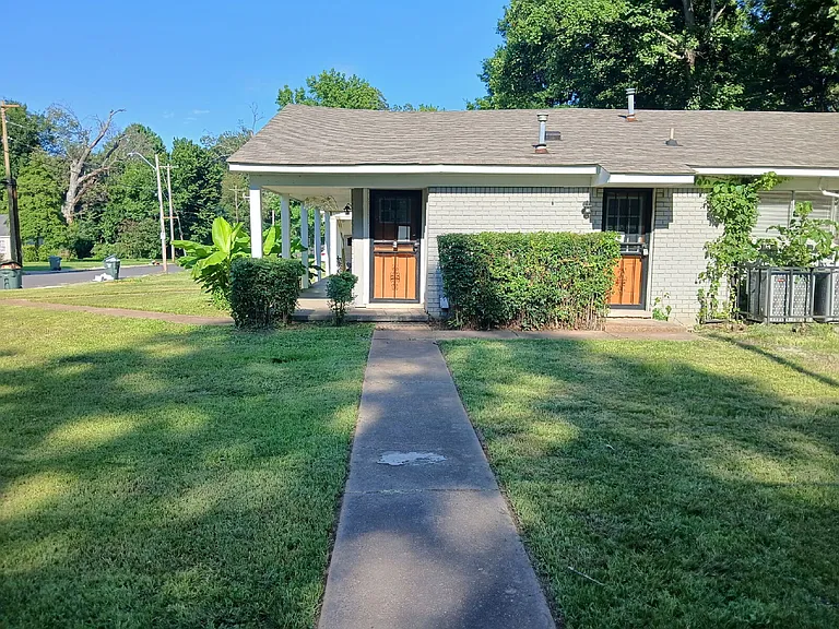 3115 Carnes Ave — Photo 2