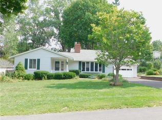 105 Southfield Dr, Fayetteville, NY 13066