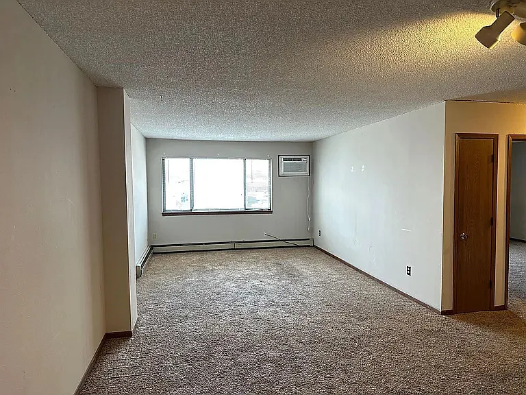 1840 S Gilbert St #5 — Photo 2