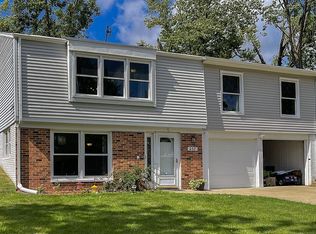 237 Windsor Dr NE, Cedar Rapids, IA 52402