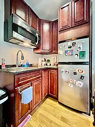 Rented by R New York