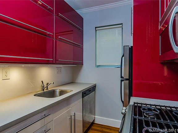 2nd image of 1751 James Ave APT 105