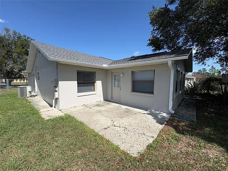 2870 SW 143rd Place Rd — Photo 5