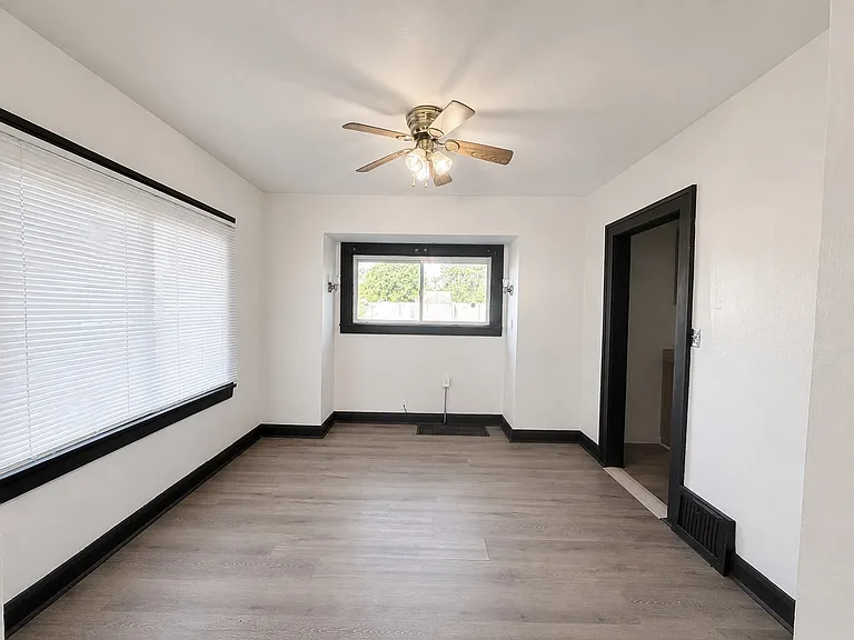 1555 Ridgewood Ave — Photo 4