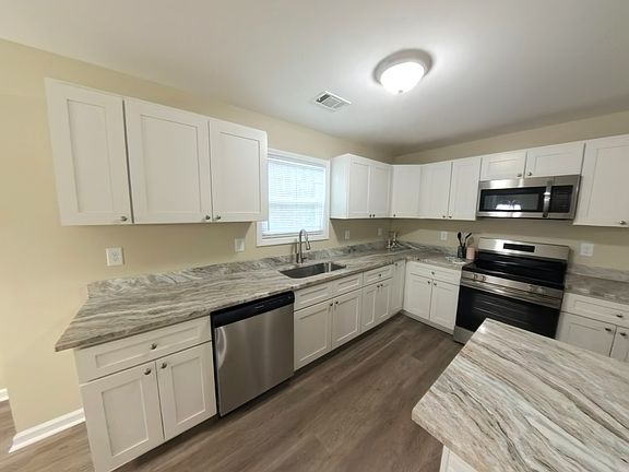 3rd image of 182 N Burson Ave