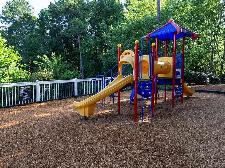 Forest Glen — Photo 13