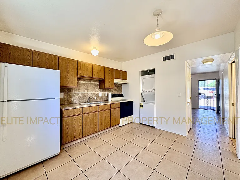 1312 W Yavapai St #7 — Photo 6