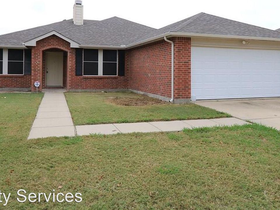 1st image of 2912 Jamestown Dr