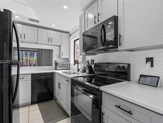 8009 NW 29th St, Fort Lauderdale, FL 33322