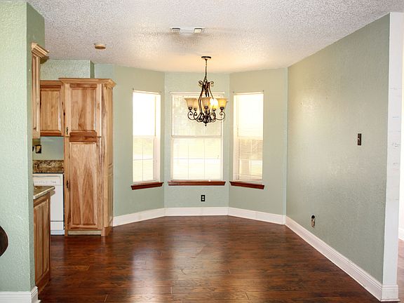 5th image of 184 Woodcreek Dr