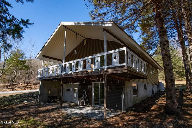 4th image of 212 Parks Hill Road