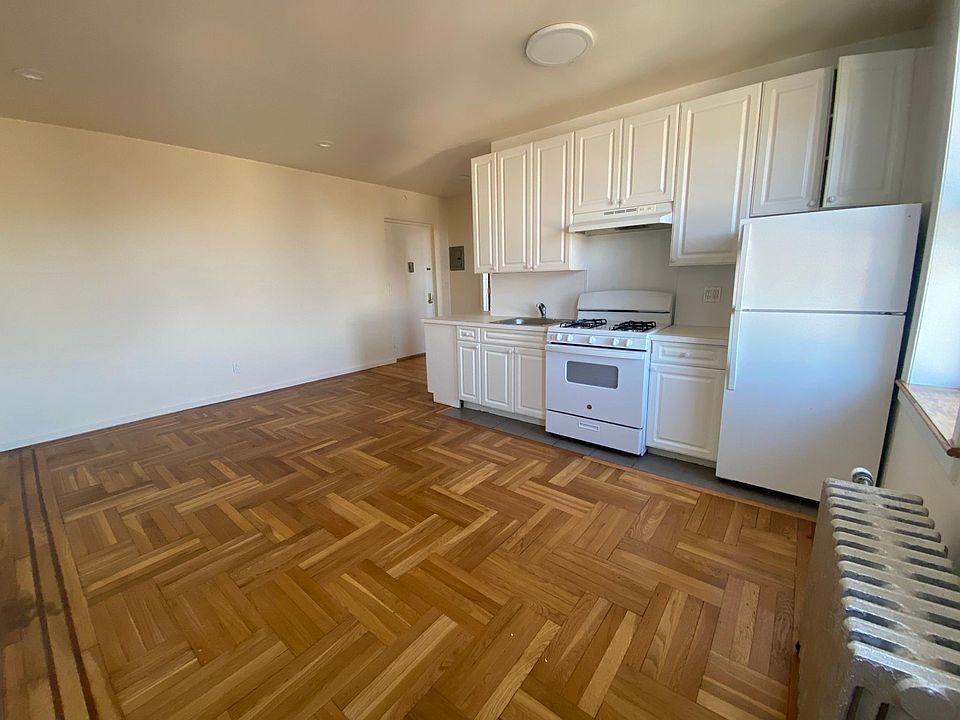 1st image of 65 Lincoln Blvd #27