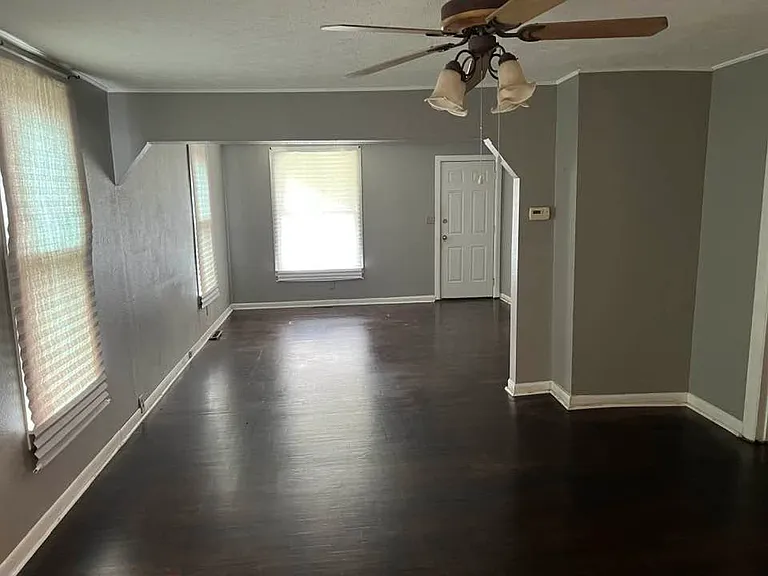 232 E Minneapolis Ave — Photo 4