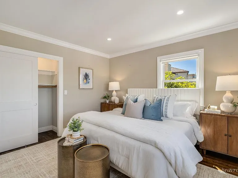 325 Moncada Way — Photo 36