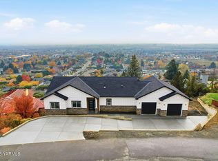 7920 Englewood Crest Dr, Yakima, WA 98908
