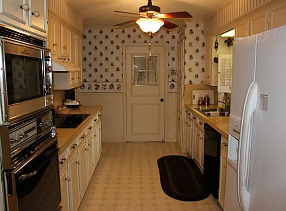 5th image of 810 Kingsbridge Dr