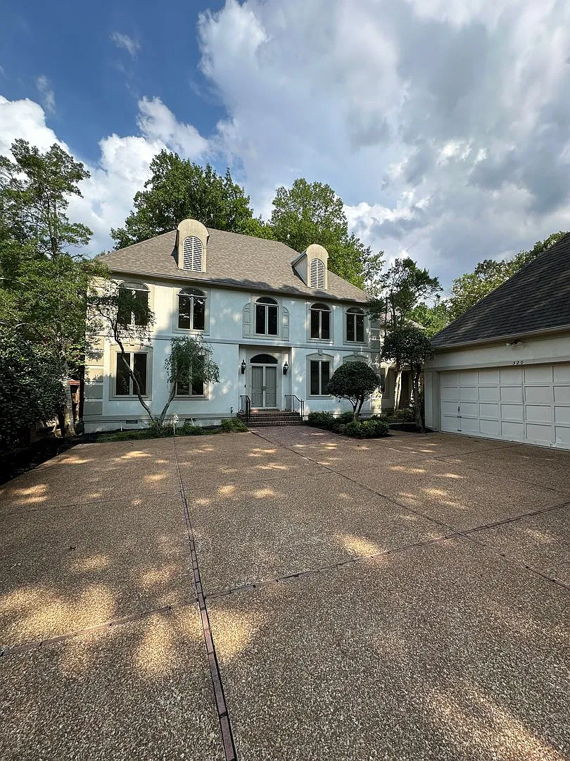 Rare Garden of River Oaks Home! 4000 sq ft! Guard Gated community! Pets are owner approval only, ... — Photo 4