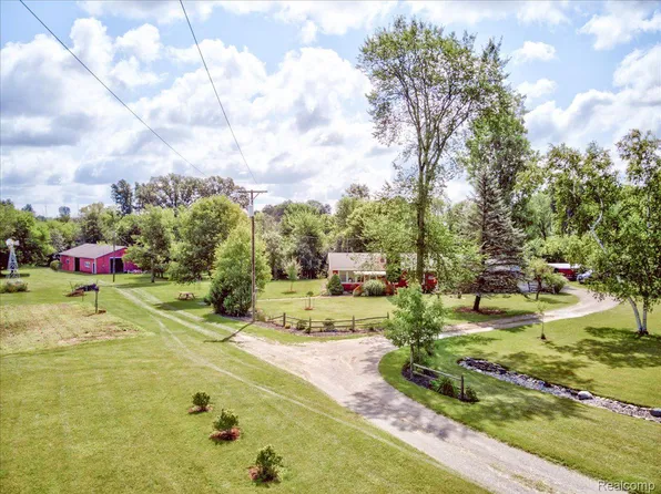 8432 Jordan Rd, Yale, MI 48097