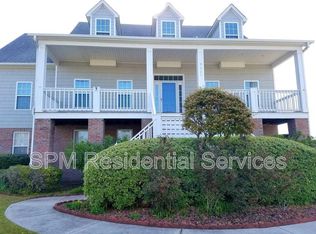 8227 Lakeview Dr, Wilmington, NC 28412