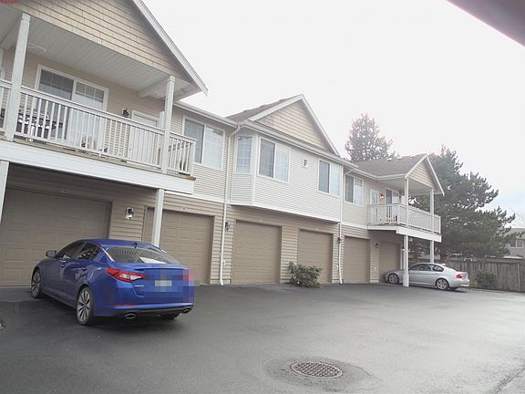 3rd image of 1002 9th Ave SE APT F201