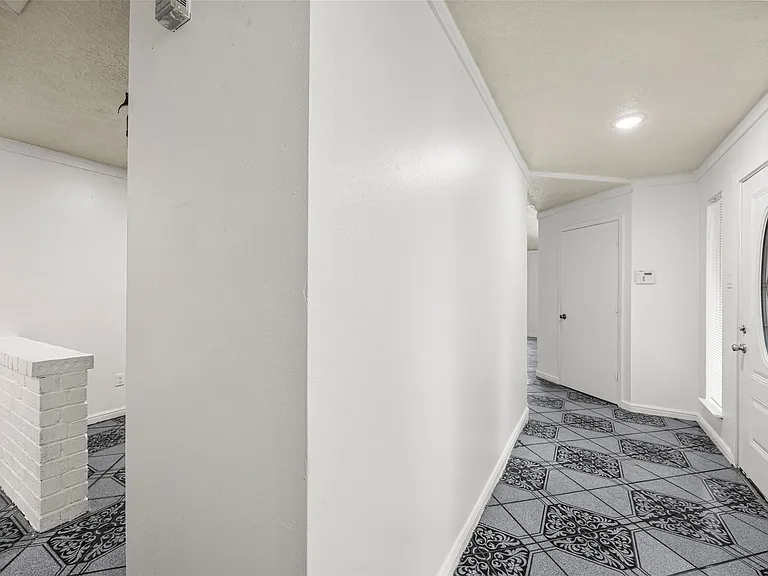 7226 Ridgeberry Dr — Photo 2