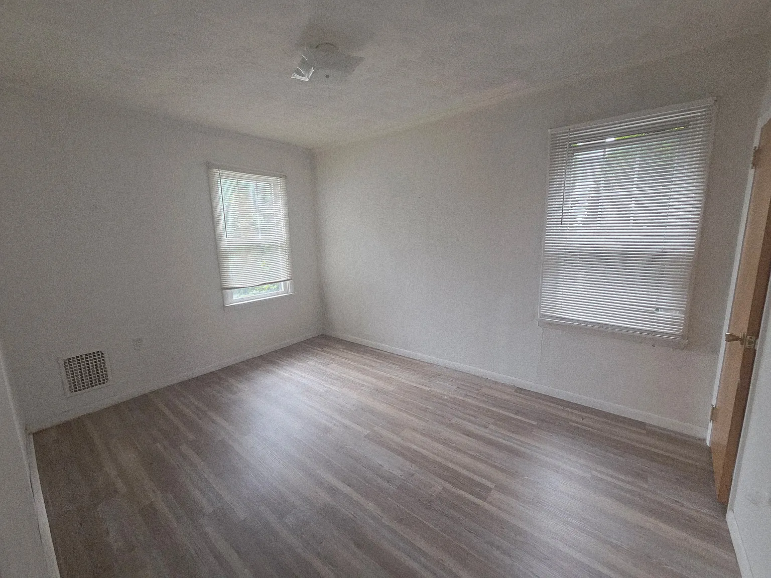 415-417 Wyoming St — Photo 3