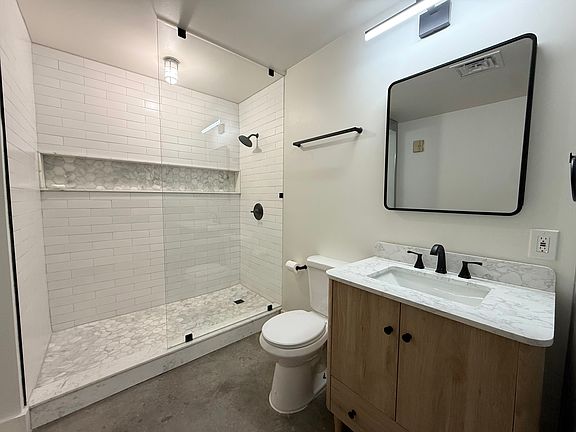 4th image of 1122 Jackson St APT 522