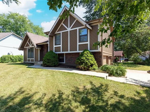 401 14th Ave N, Greenwood, MO 64034