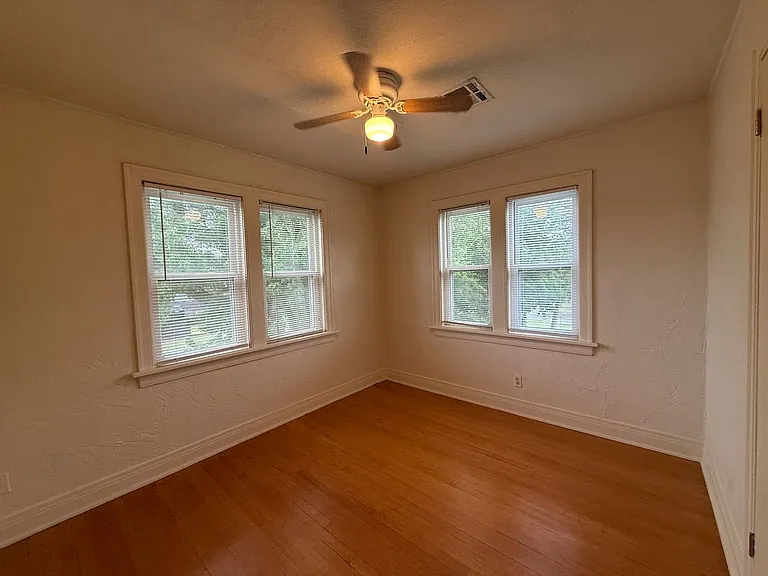 1718 N Indiana Ave #8 — Photo 11