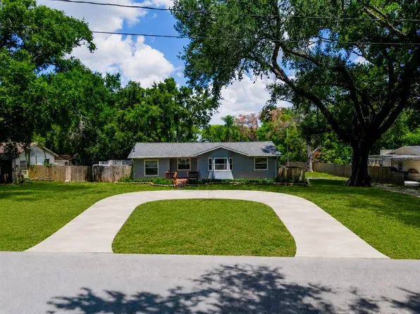 1926 Meadowridge Dr, Valrico, FL 33596
