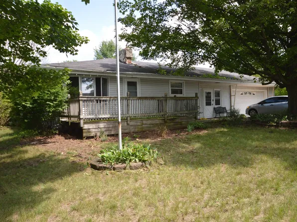 104 South St, Walkerton, IN 46574
