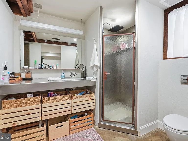 124 Mary St #B — Photo 27