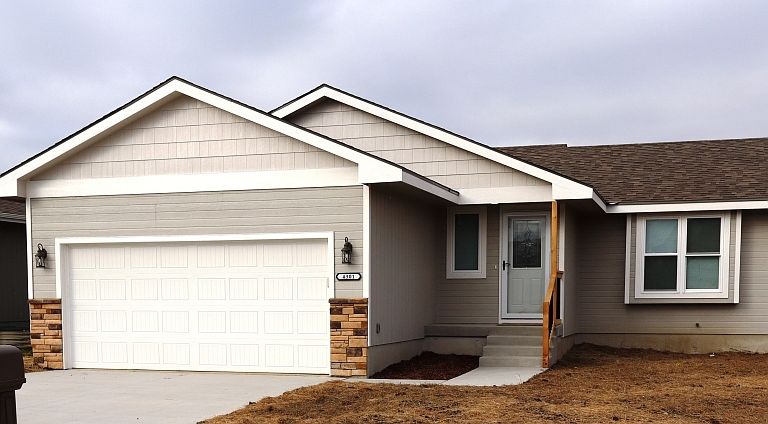 1st image of 4301 SE Meadow Trl