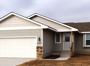 4301 SE Meadow Trl, Topeka, KS 66609